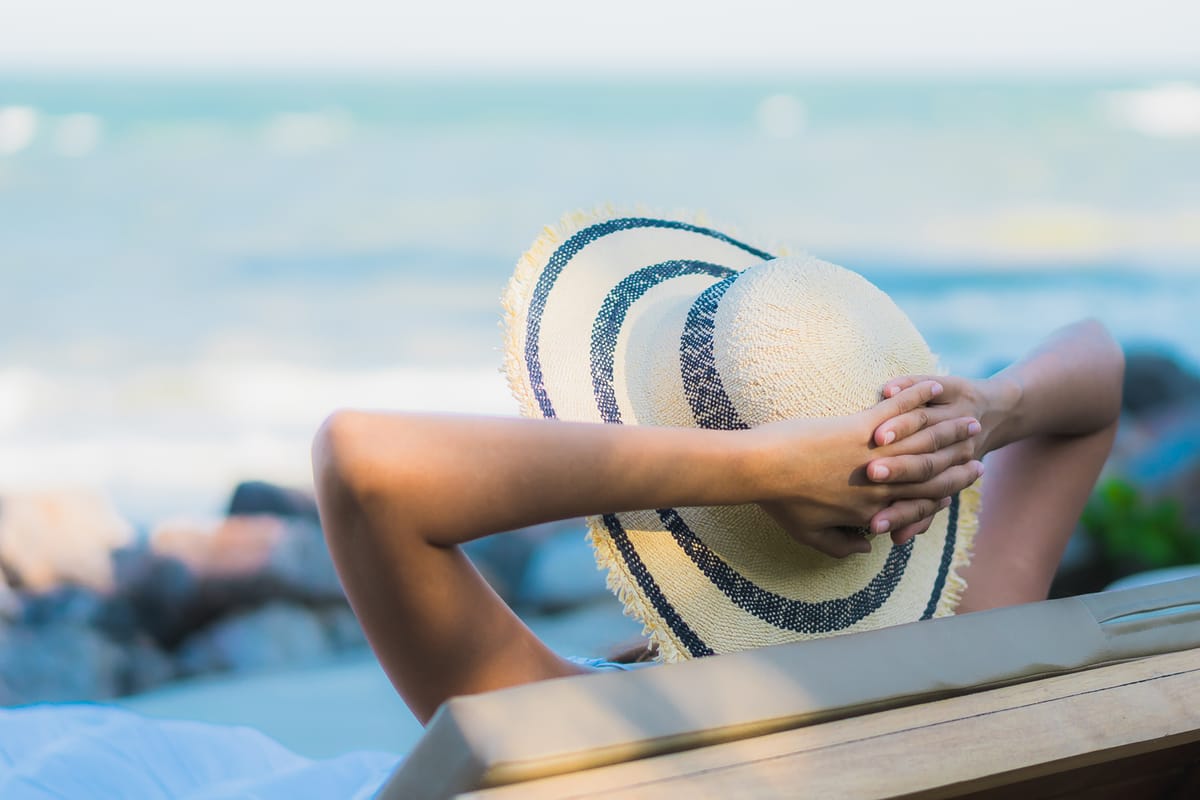 El verano cambia la atención, no la elimina